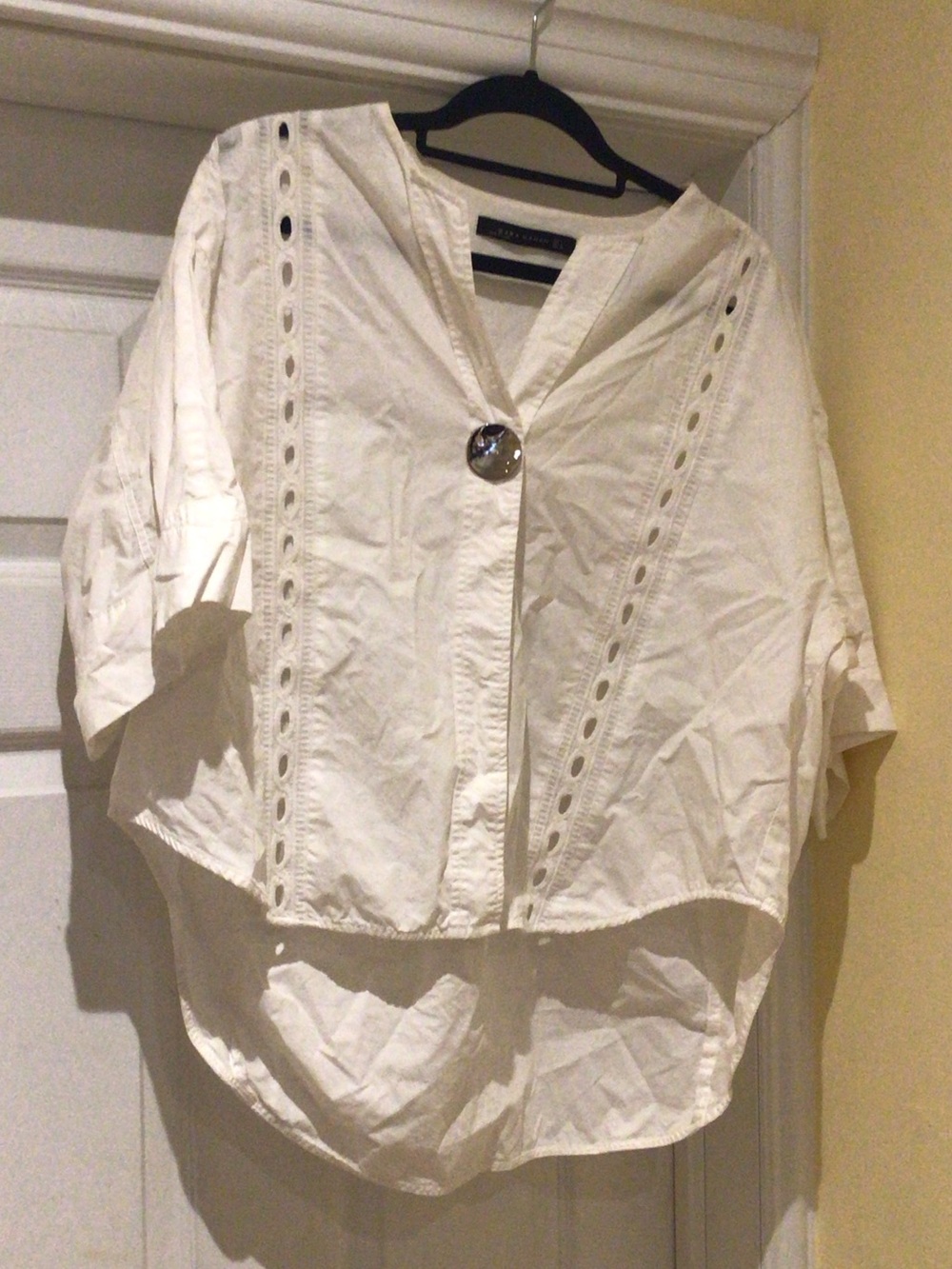 Summer essentials Effortlessly Chic   Breathable Cotton White Eyelet-Trim shirt